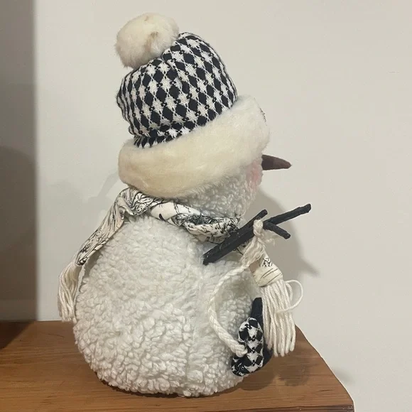 Cozy Snowman Holiday Decor with Black and White Accents vintage - Picture 4 of 10